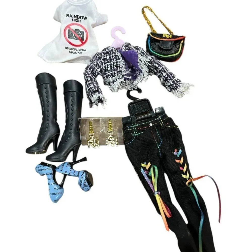Rainbow High Shadow High Luna Madison Silver Hair Doll Chair Purse Earrings Shoe